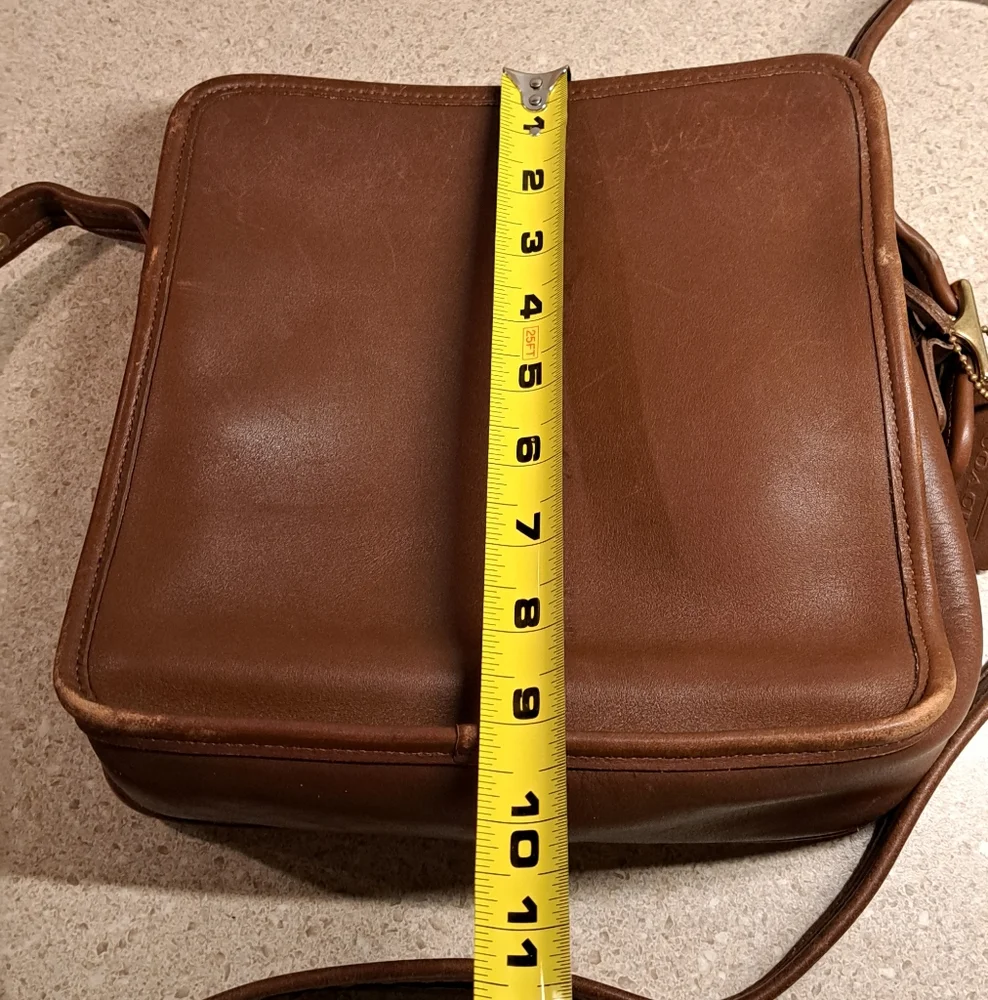 Vintage Coach Cognac Brown Leather Crossbody Bag - Picture 4 of 16